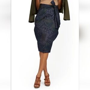 New York & Company- Dark Blue Animal Print Cargo Pencil Skirt- Sz 8  New W Tags
